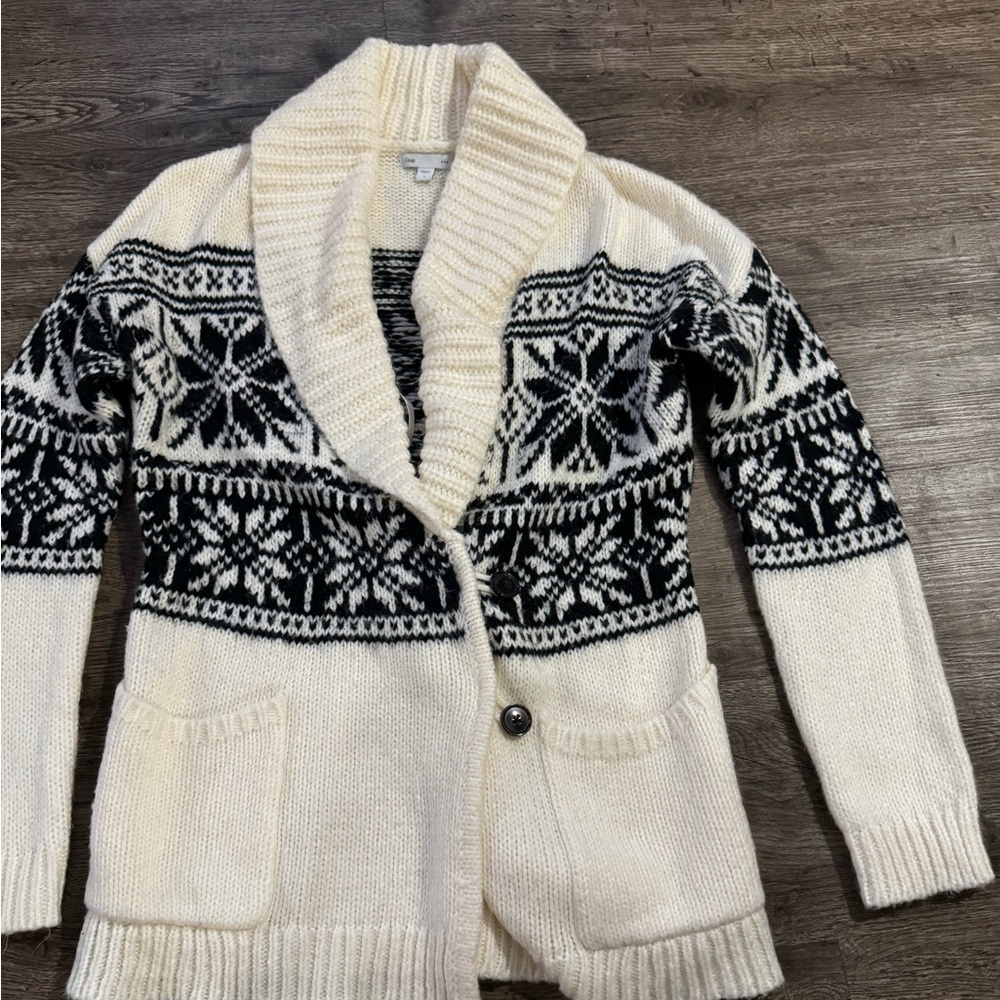 Gap winter pattern cardigan sweater size small